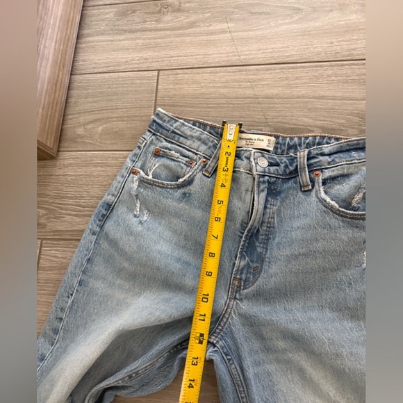 Abercrombie & Fitch|Curve Love denim in distressed skinny high rise-Light Blue• - Picture 10 of 11